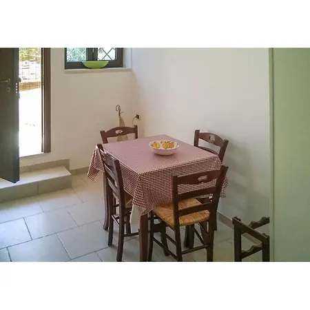 1 Bedroom Amazing In Holiday home *